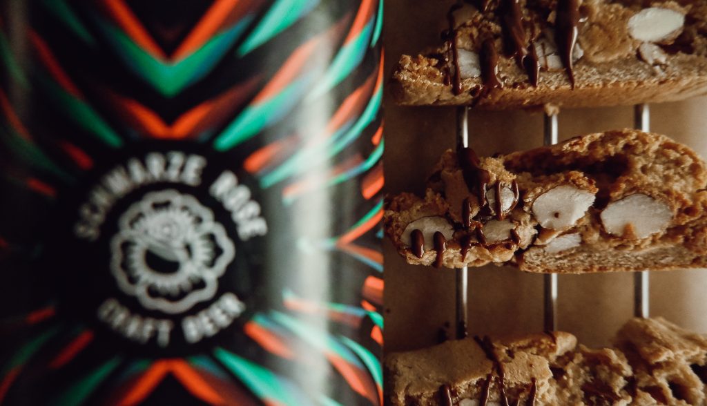 Der Biscotto: Geröstete Mandeln, leckere Zartbitterschokolade und Kaffee im Teig.